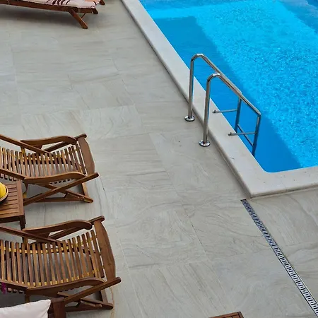 With Private Swimming Pool Lägenhet Split