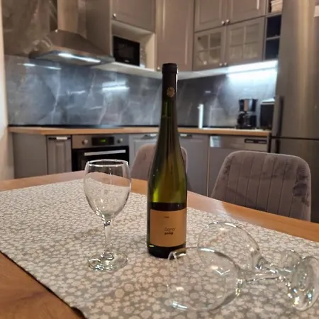 With Private Swimming Pool Lejlighed *