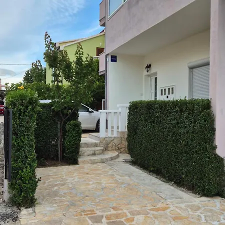 With Private Swimming Pool * Σπλιτ