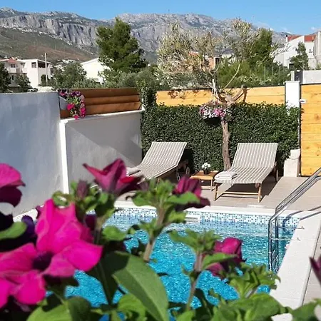 With Private Swimming Pool Apartamento